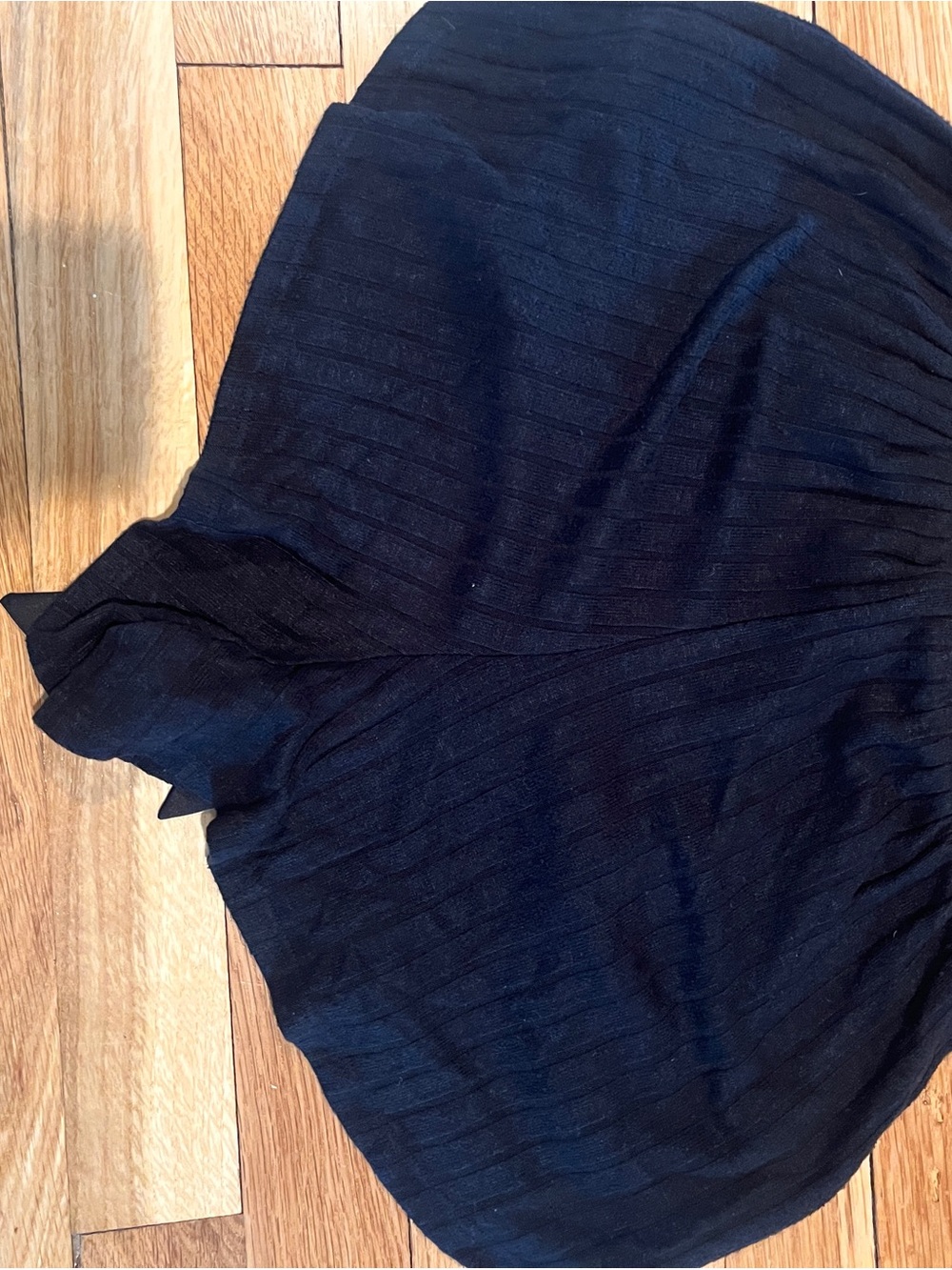 Abercrombie & Fitch Black Ribbed Satin-Tie Lounge Shorts - Picture 2 of 2